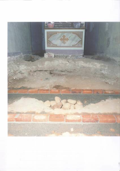 altare_e_fondamenta.jpg