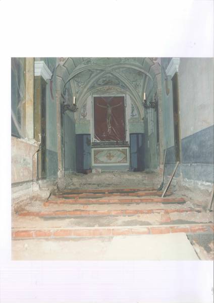 pavimento_e_altare.jpg